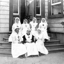 Some members of the Greymouth Red Cross Society . 1916.