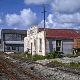 Ogilvie & Co Ltd, Gladstone.ca. 1982. *PHOTO ALBUM*