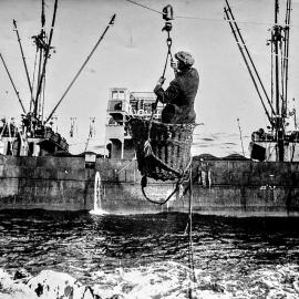 ALBUM - Kaponga shipwreck - Greymouth.1932. 