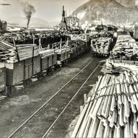 The Glory Days - Timber on the Greymouth wharf.