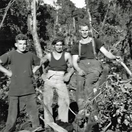 Micky Shand, Fred Batchelor and Dutchy Gillman at the Bell Hill Sawmill.