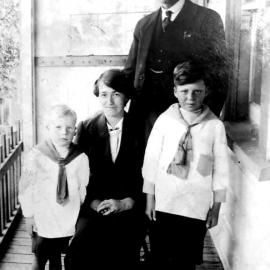 Hunter family at Seddonville, 1898
