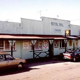 The Royal Mail Tavern at Woodstock, 1993.  - 2 PHOTOS -