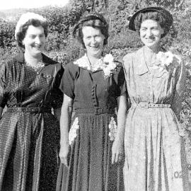 Dando sisters - Betty Hassan, Mavis Griffiths, Did Wright.