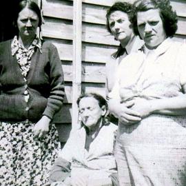 Annie Haines ,Elisabeth Morgan,Isabelle Spain and Monnie Neame -  great pioneering Kumara women.