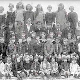 Sacred Heart pupils.1925.