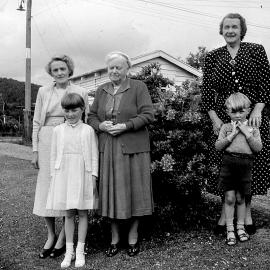 Min Mosely - right of photo.  Runanga.