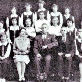 Runanga State School Choir. 1928.