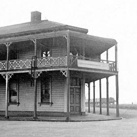 Is this the Empire Hotel on the corner of Mawhera and Richmond Quays?