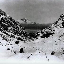 West Coast bound Coach at  Starvation Gully.