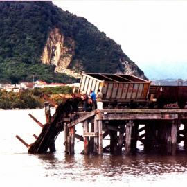 1987 Five wagons into the Grey