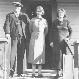 The O`Learys and the Melletts, Greymouth.