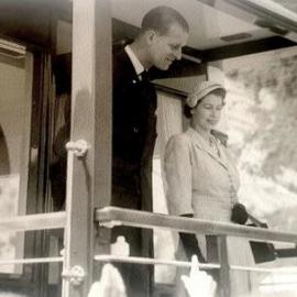 ALBUM - The crowd outside Revingtons to see the Queen on her visit to Greymouth .1954.