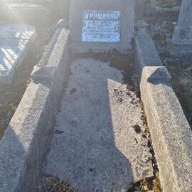  John and Hannah Tindale grave