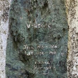 Graves of Jean and Les Vincent .