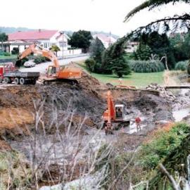 ALBUM - Construction of the DIXON PARK BRIDGE. 1988.