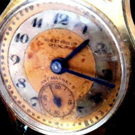 Gold watch from Gilbert Brothers shop, Tainui Street, Greymouth.