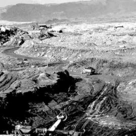 Open cast coal mining at Stockton. May 1948.