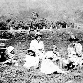 Tom O'Callaghan (sen), Beattie O'Callaghan and family picnic Greymouth.ca.1930.