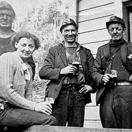  Bill Hunt, Johnny, Gerrymandering Morrant and  Elsie Hunt at Roa Hotel.