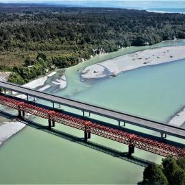 ALBUM - Building the new TARAMAKAU and AHAURA bridges.