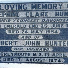 ALBUM - North Qld Outback Grave of Robert Hunter, born Greymouth,April.1887.