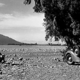 Looking across the river bed of the Hokitika River.