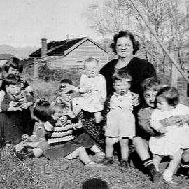 Connie Dense and grandchildren at Moana.1940`s.