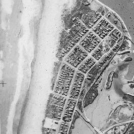 ALBUM - Blaketown beach - then 1943 -  and now 2010.