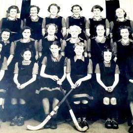 Blackball Women`s Hockey Team.1953.