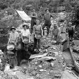 Sons of Freedom Goldclaim near Waiuta.ca 1920-1933.