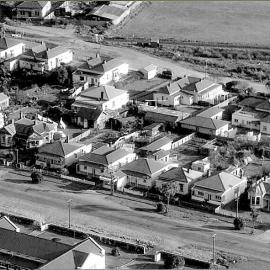 Aerial photo of houses opposite Greymouth High School, 1958