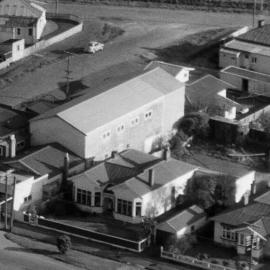 Now the site of New World, Greymouth, 1951 - Rathbun's?