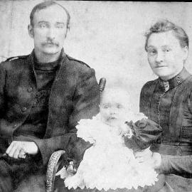  George Moore, Catherine Moore, and their daughter Helen Puna Moore, by James Ring.ca.1898