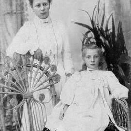 Bessie Gibson (nee Harris) and her daughter Ethel May taken in Westport about 1900 