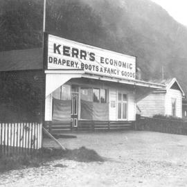 A.G. Kerr's store, Granity .1936.