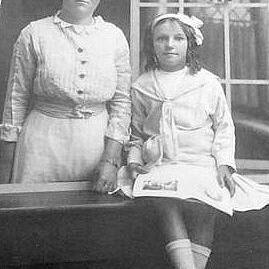 Elizabeth Mary Lanini and her older sister Catherine Polina Lanini.