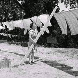 Old time washing line .