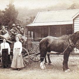 Bill and Mamie (Mary Janet) Rugg and family at Aickens.