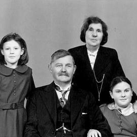 Arthur and Catherine Hill and Catherine’s nieces -  Mary and Angelina .ca.1940`s.