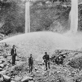 A big nozzle at work on Montgomerey`s Claim , near Blackball.1910.
