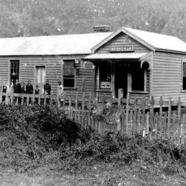 Longford Boarding House & Post Office.