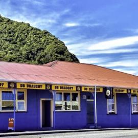 ALBUM - KELLS HOTEL COBDEN - Then and Now. 