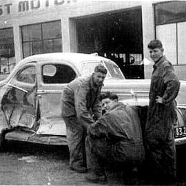 Ian Boote left with Mannix Neame and Russell Glen of Motor Bodies Greymouth repairing the mill owners 39 Ford Deluxe 