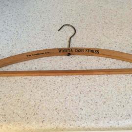 Waiuta clothes hanger 