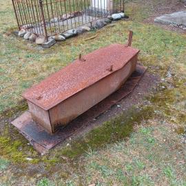 Metal coffin, Stafford cemetery *PHOTO ALBUM*