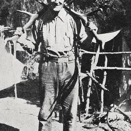 E.J. Schofield with his ten-pointer head , Haast.1935.