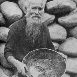 Panning for gold on the Golden Hope goldfields.Murchison district.1937.