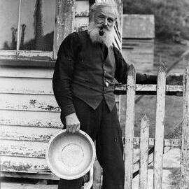 Gold prospector Joe Vrobifski, Kaniere, 1939.