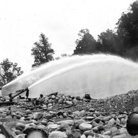 Sluicing for gold, Greenstone Creek, 1932.